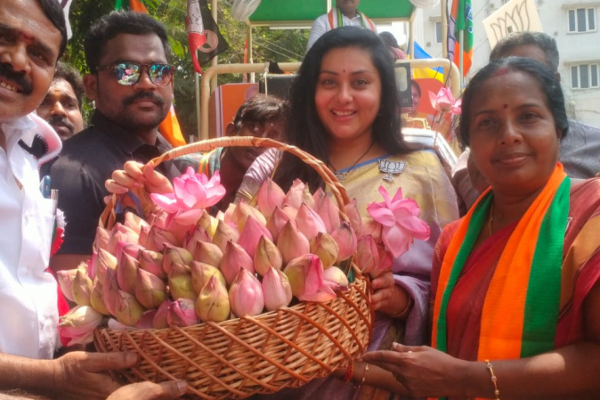 ‘‘மச்சான்ஸ் தாமரைக்கு ஓட்டு போடுங்க’’ : வானதி சீனிவாசனுக்கு ஆதரவாக நமீதா பிரசாரம் | Namitha Vanathi Srinivasan Vote People Bjp