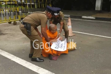 පූජ්‍ය බලංගොඩ කස්සප හිමි හිදිසියේම අත්අඩංගුවට.