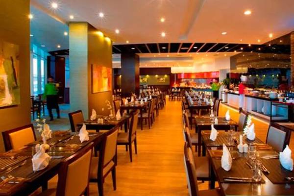 கொழும்பிலுள்ள பிரபல உணவகத்தில் கொடூரமாக தாக்கப்பட்ட குழுக்கள் - பின்னணி என்ன....! | Hotel De Plaza Clarification About The Flight கொழும்பிலுள்ள பிரபல உணவகத்தில் கொடூரமாக தாக்கப்பட்ட குழுக்கள் - பின்னணி என்ன....! | Hotel De Plaza Clarification About The Flight