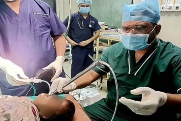 கவனம் இல்லாமல் இருந்த பெற்றோர்! நகவெட்டியை விழுங்கிய 8 மாத குழந்தை