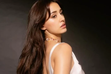 கங்குவா பட நாயகி திஷா பதானி வெளியிட்ட கிளாமர் போட்டோஸ்..