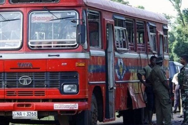 யாழிலிருந்து வவுனியா சென்ற அரச பேருந்தில் நாகப்பாம்பு! பீதியடைந்த பயணிகள் | Cobra In The Government Bus Jaffna To Vavuniya