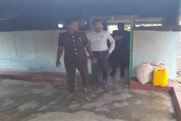 முல்லைத்தீவு வர்த்தக நிலையங்களில் திடீர் சோதனை