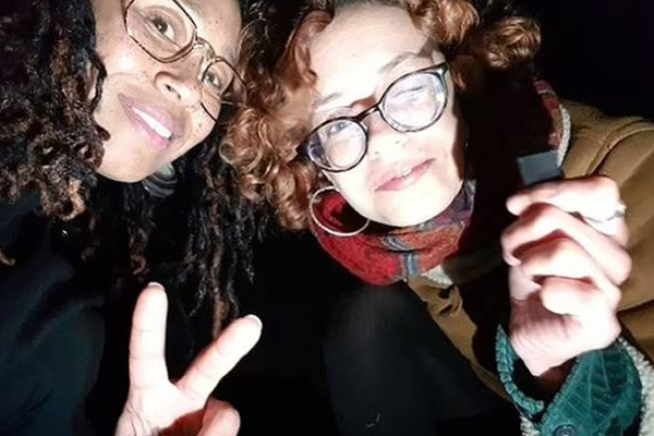 பிரித்தானியாவில் கொலைப்பட்ட பெண்களுடன் புகைப்படம் எடுத்த அதிகாரிகளுக்கு நேர்ந்த கதி! | Photographed The Murdered Women In Britain Police