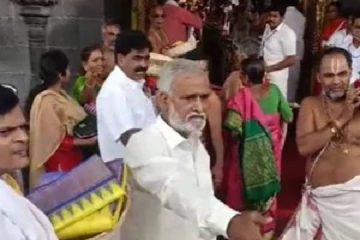 திருப்பதி கோயிலில் மறுக்கப்பட்ட அனுமதி; அமைச்சர் சேகர்பாபு வாக்குவாதம் - பரபரப்பு சம்பவம்!