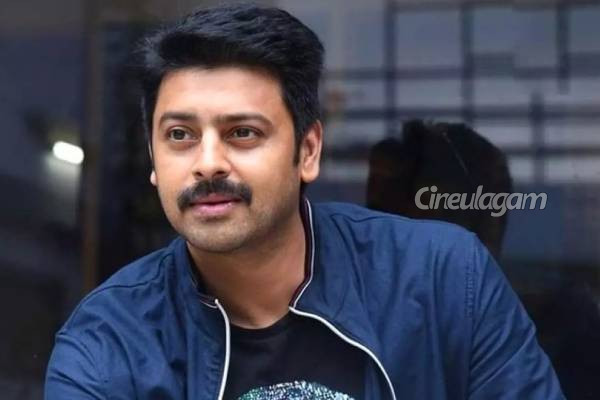பல சர்ச்சைகளை கடந்து குடும்பத்துடன் நடிகர் ஸ்ரீகாந்த் எங்கு சென்றுள்ளார் தெரியுமா... போட்டோ இதோ | Actor Srikanth Visit Tirupati With Family