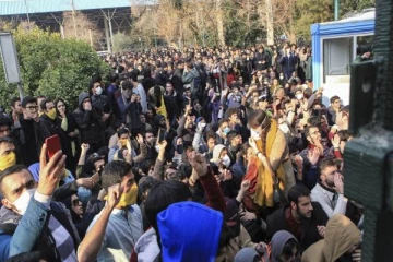 பிரபல நாடொன்றில் அவசர நிலை பிரகடனம்!