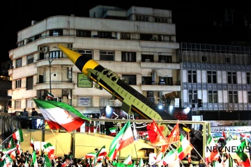 தலைநகரில் பாலிஸ்டிக் ஏவுகணையை காட்சிப்படுத்திய ஈரான்., அமெரிக்காவிற்கு நேரடி எச்சரிக்கை