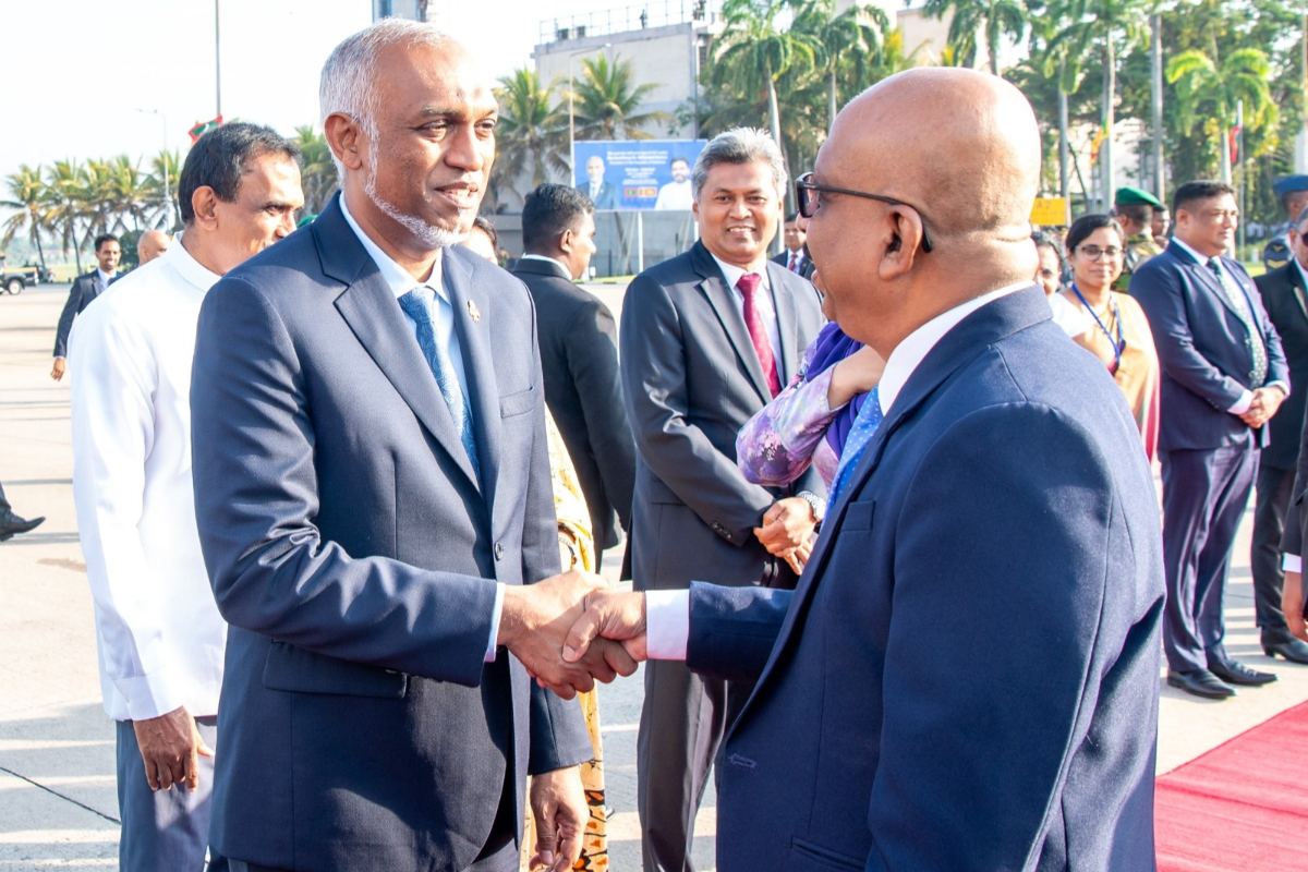 மாலைதீவு ஜனாதிபதி இலங்கையிலிருந்து நாடு திரும்பினார் | Maldives President Returned To His Country மாலைதீவு ஜனாதிபதி இலங்கையிலிருந்து நாடு திரும்பினார் | Maldives President Returned To His Country