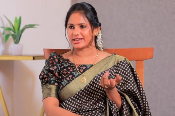 நடிகை ரேகா நாயர் கார் மோதி விபத்து - கூலி தொழிலாளி பலி!