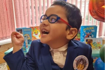 மகனின் உயிர் பிரிந்த நேரத்தில் மருத்துவ ஊழியர்களின் அருவருப்பான செயல்., பெற்றோர் வேதனை