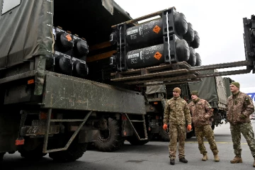 உக்ரைனுக்கு அள்ளி அள்ளிக் கொடுக்கும் அமெரிக்கா!