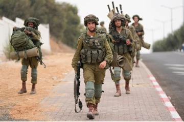 காசாவின் மையத்திற்குள் நுழைந்துவிட்ட இஸ்ரேல் படைகள்..! (Video)