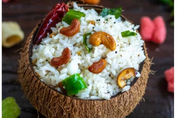ஓட்டல் சுவையில் தேங்காய் சாதம்....ஐந்தே நிமிடத்தில் தயாரிப்பது எப்படி?