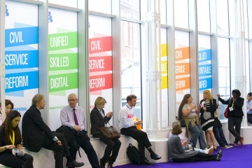 பிரித்தானியாவில் அரச பணியாளர்களை குறைக்க திட்டம் - போரிஸ் ஜோன்சனின் திடீர் முடிவு