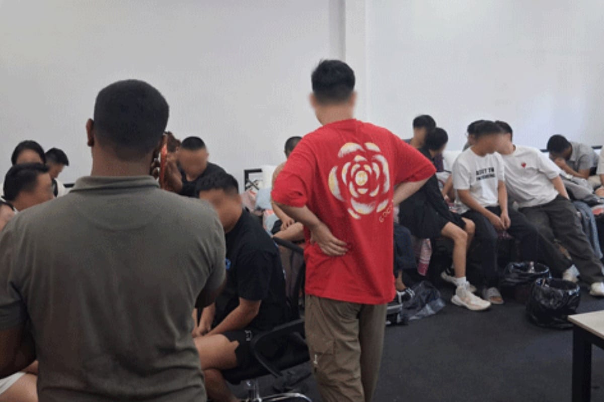 இலங்கையில் தங்கியிருந்த 50 வெளிநாட்டவர்கள் கைது | 50 Foreigners Arrested In Sri Lanka