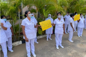 மேலதிக நேரக்கொடுப்பனவு வழங்கக்கோரி வெளிக்கள குடும்ப நல உத்தியோகத்தர்கள் போராட்டம்