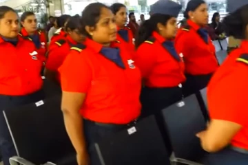 இலங்கையில் முதன் முறையாக பேருந்தில் பெண் நடத்துனர்கள்!