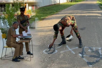 முல்லைத்தீவில் வாக்கு சாவடிகளுக்கு முன்பாக பொறிக்கப்பட்டிருந்த சின்னங்கள் அகற்றல்