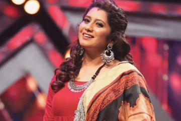 தொகுப்பாளினி பிரியங்காவின் தம்பியா இது? ஹீரோக்களையும் மிஞ்சிய அழகு! ஷாக்கில் வாய்பிளக்கும் ரசிகர்கள்