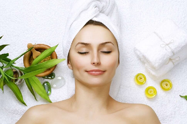 කුස්සිටේ තියෙන ලුණු කැටේකින් නිළියක් - නළුවෙක් වගේ ලස්සන වෙන සරල ක්‍රම කීපයක් මෙන්න - සති දෙකෙන් ප්‍රතිඵල | Simple Tips For Glowing Skin In 2 Weeks