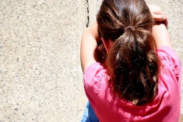 8ம் வகுப்பு மாணவியை பல மாதங்களாக பாலியல் துன்புறுத்திய பாடசாலை மேலாளர்