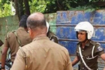 யாழில் வன்முறையைத் தூண்டும் சந்தேக நபரின் வீட்டின் மீது மர்மக் கும்பல் தாக்குதல்!