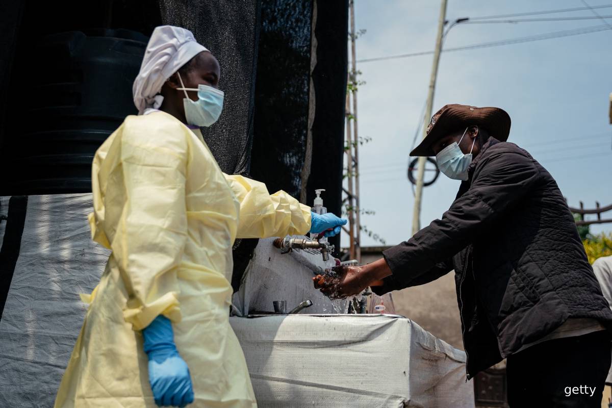 எபோலா தொற்றுடன் மருத்துவமனையில் இருந்து தப்பிய 18 பேர் | 18 Ebola Patients Missing எபோலா தொற்றுடன் மருத்துவமனையில் இருந்து தப்பிய 18 பேர் | 18 Ebola Patients Missing
