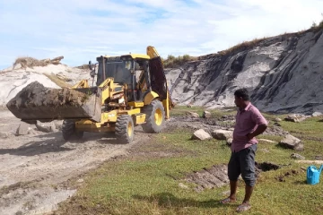 நீண்ட காலமாக புனரமைக்கப்படாத வெல்லாவெளி பிரதான வீதி செப்பனிடும் பணிகள் முன்னெடுப்பு