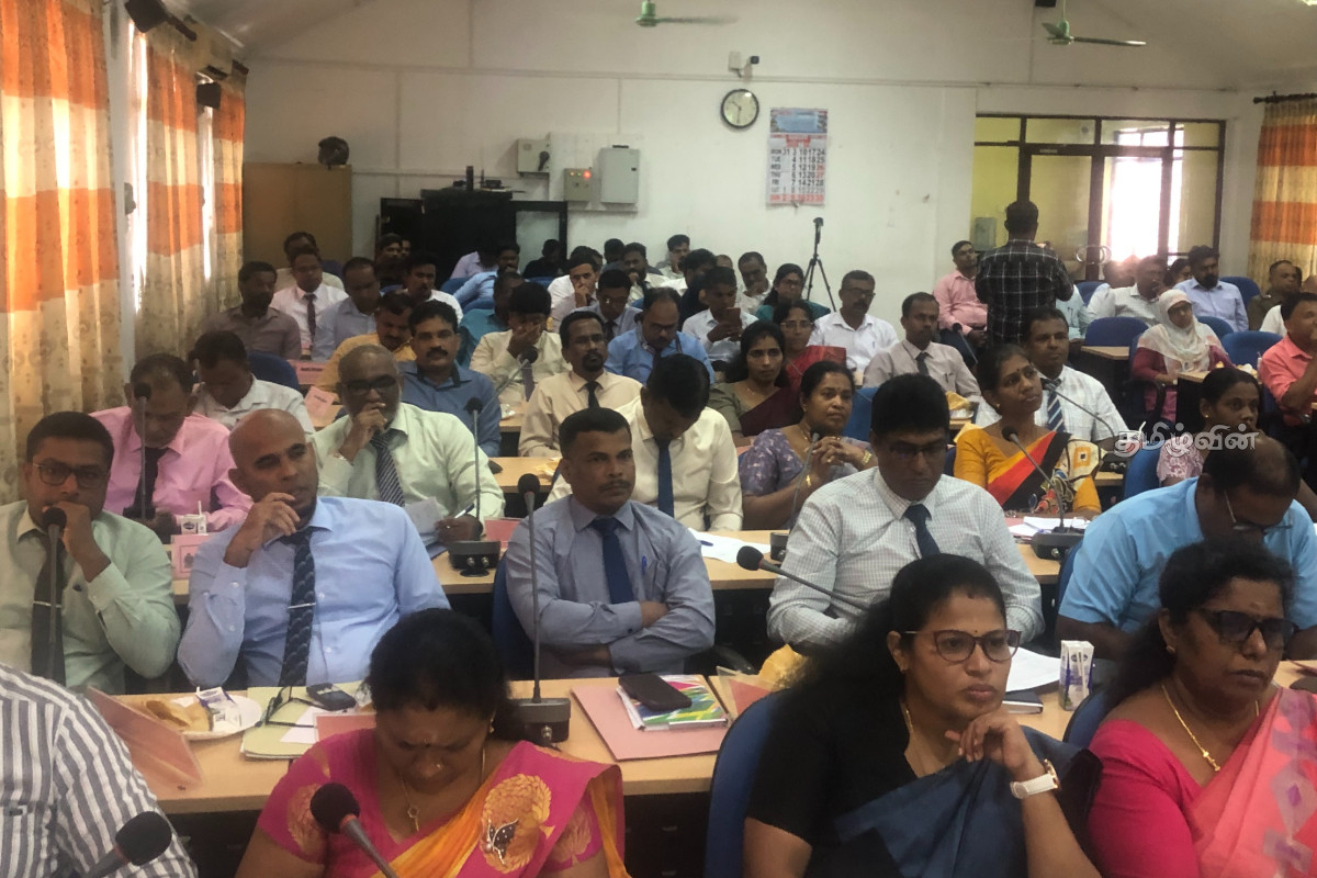 மட்டக்களப்பு மாவட்ட மக்களுக்கு அமைச்சர் சுனில் ஹந்துன்னெத்தி விடுத்துள்ள அறிவுறுத்தல் | Minister Sunil Handunetti Statement மட்டக்களப்பு மாவட்ட மக்களுக்கு அமைச்சர் சுனில் ஹந்துன்னெத்தி விடுத்துள்ள அறிவுறுத்தல் | Minister Sunil Handunetti Statement