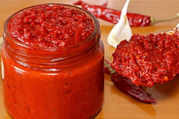 காரசாரமான சிவப்பு மிளகாய் சட்னி! இப்படி செய்தால் 10 இட்லி கூட பத்தாது