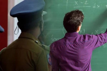 முல்லைத்தீவு ஆசிரியரின் முகம் சுழிக்கவைக்கும் செயல்;   அம்பலமான திடுக்கிடும் தகவல்கள்