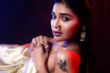 உச்சகட்ட கவர்ச்சி காட்டும் தர்ஷா குப்தா! சேலையில் கிளாமர் போட்டோஷூட்