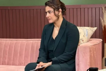 கண் அழகி பிரபல பாலிவுட் நடிகை கஜோலின் கூல் போட்டோ ஷுட்