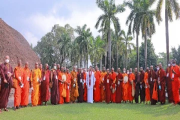 குக்ஷி நகரில்  பிரபல  வரலாற்றிடத்திற்கு  சென்ற நாமல் ராஜபக்ஷ  குழுவினர்!