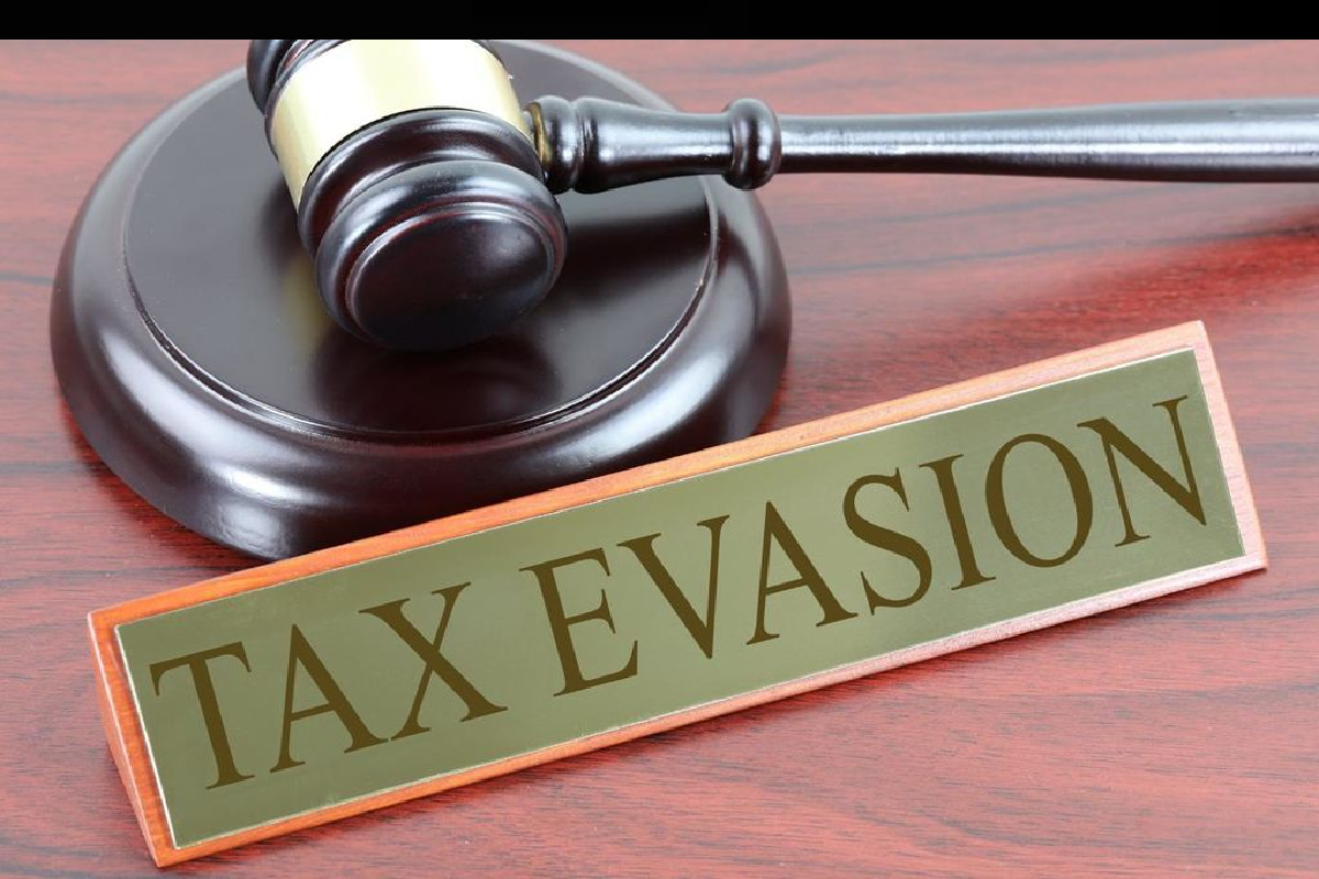 முதலமைச்சராகத் துடிக்கும் விஜய்க்கு புதிய சிக்கல்! | Tax Evasion Case Tvk Chief Faces Legal Hurdles முதலமைச்சராகத் துடிக்கும் விஜய்க்கு புதிய சிக்கல்! | Tax Evasion Case Tvk Chief Faces Legal Hurdles