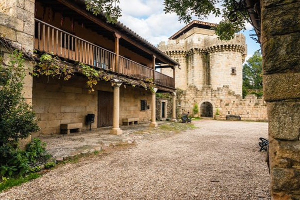 ஒரே ஒரு வதந்தியால் 60 ஆண்டுகளாக நகரத்தை விட்டு வெளியேறிய மக்கள்! இறுதியில் நடந்த ட்விஸ்ட் | Spanish Town That Was Mistakenly Abandoned