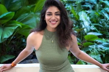 நடிகை இந்துஜா ட்ரெண்டி உடையில் அழகிய ஸ்டில்கள்