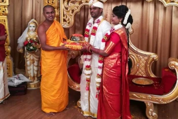 யாழில் தமிழர் திருமணத்தில் கலந்து கொண்ட பிரபல தேரர்!