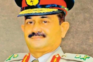 නව යුද්ධ හමුදාපතිවරයා පත්වීම් ලිපිය භාරගනී..