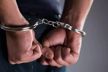 வெளிநாட்டில் தயாரிக்கப்பட்ட கைத்துப்பாக்கியுடன் ஒருவர் கைது