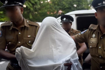 ஒன்பது வயதான மகளை கொடூரமாக சித்திரவதை செய்த தாய் கைது