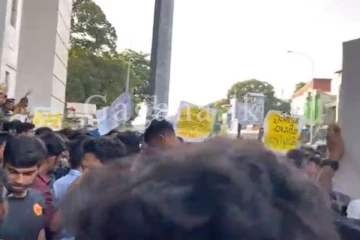 බොරැල්ලේ සිට මරදාන දක්වා රථවාහන තදබදයක්. - හේතුව මෙන්න. - (VIDEO)