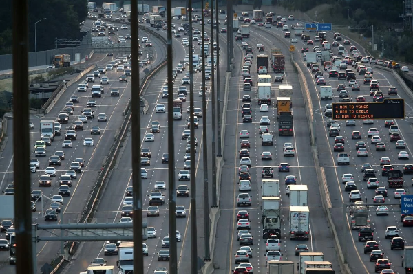 ஆண்டுக்கு சுமார் 4 நாட்களை சாலையிலேயே இழக்கும் கனடாவின் இந்த நகர சாரதிகள் | Toronto Drivers Lost An Average Of 100 Hours