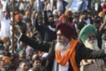 விவசாயிகள் போராட்டம்: இந்திய அளவில் டிரெண்டாகும் #AntiNationalBollywood