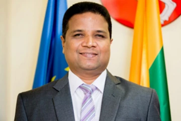 எரிபொருள் நெருக்கடிக்கு நான் பொறுப்பல்ல - மணிவண்ணன்