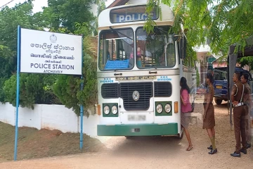 அச்சுவேலியில் வீடொன்றுக்குள் நுழைந்து சேதம் ஏற்படுத்திய சந்தேகநபர்களுக்கு நீதிமன்றம் பிறப்பித்துள்ள உத்தரவு (Photos)