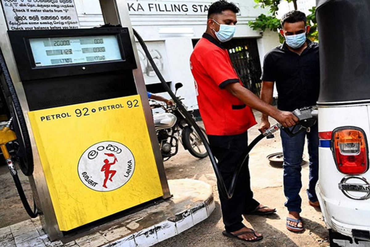 தீவிரமடையும் மோதல்: எரிபொருள் இறக்குமதிக்கு பாதிப்பு..! அரச மற்றும் தனியார் ஊழியர்களுக்கு விசேட அறிவிப்பு | Special Announcement For Government Employees