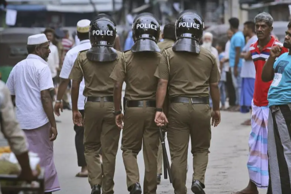 யாழில் ஐஸ் மற்றும் போதை மாத்திரைகளுடன் இளைஞன் கைது | Man Arrested In Jaffna With Drugs