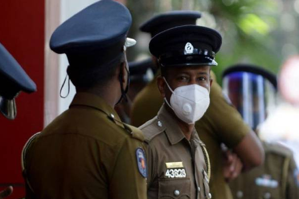 யாழில் மீண்டும் அதிகரிக்கும் ஆபத்தான வியாபாரம்: இருவர் சிக்கினர் | Toddy Business On The Rise Again Jaffna Two Arrest